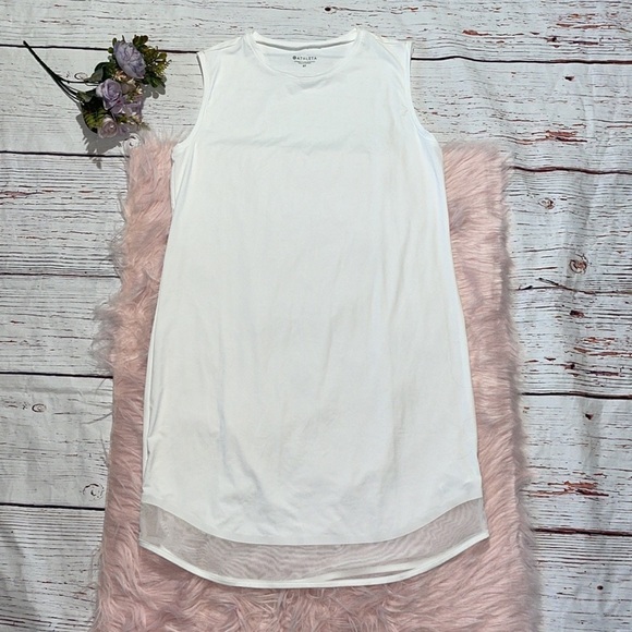 Elegant White Sleeveless Dress - Picture 2 of 9